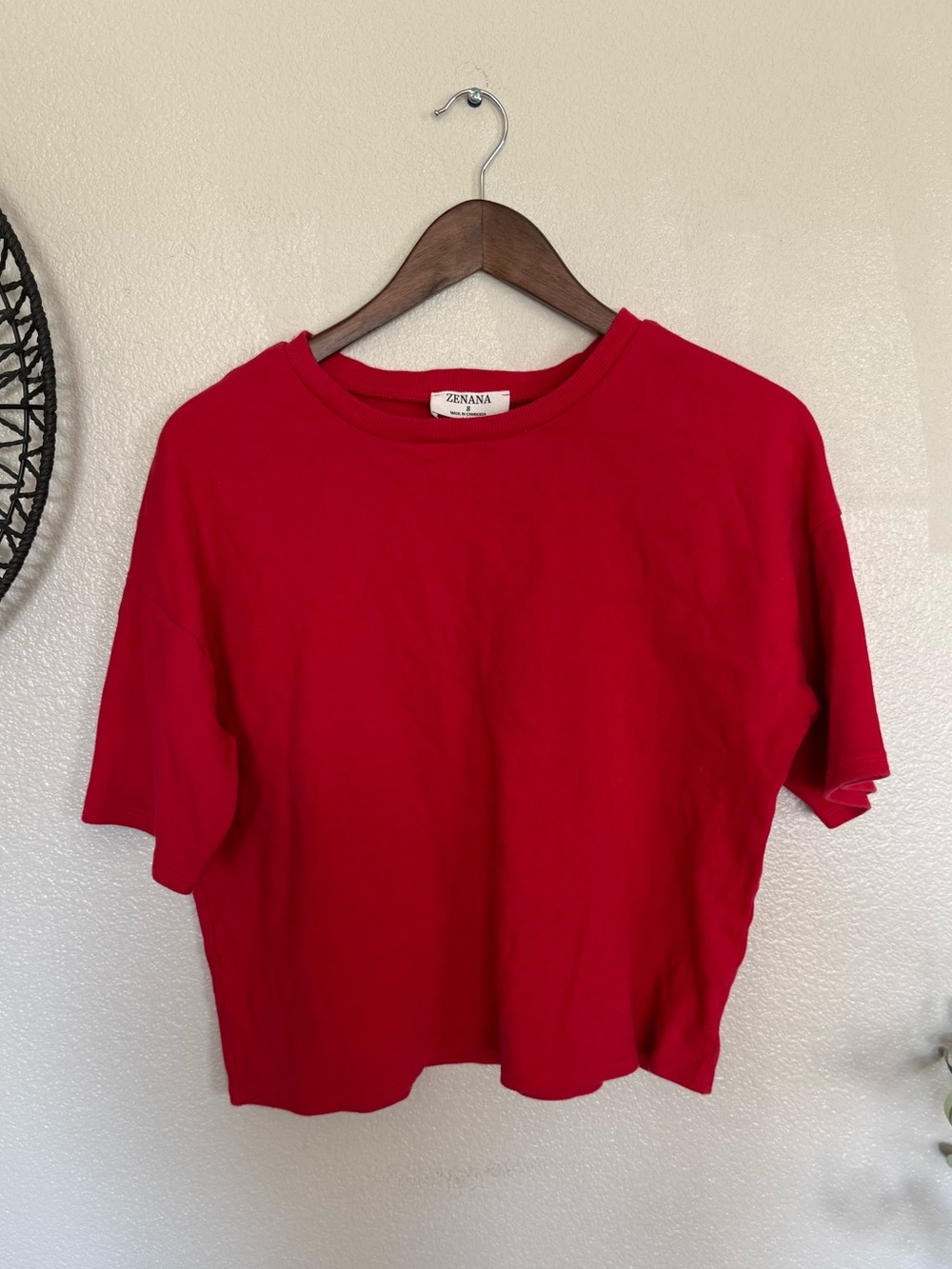 🍒 Zenana Outfitters Bright Red Cropped Crew Tee